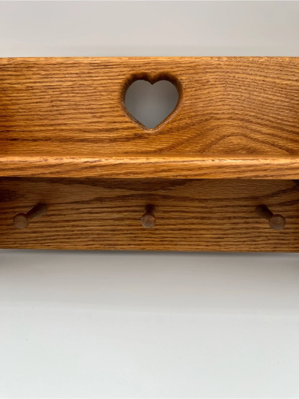 Vtg Oak Wall Shelf Heart Cutout Pegs Country Farmhouse Cottagecore Rustic 12X7”